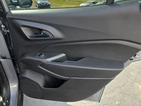 New 2026 Chevrolet Trax LT w/ LT Convenience Package FWD image 35