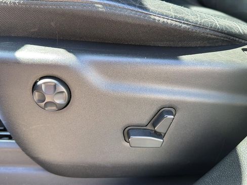 Used 2018 Jeep Grand Cherokee Limited image 13