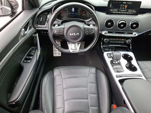 Used 2023 Kia Stinger GT2 image 11