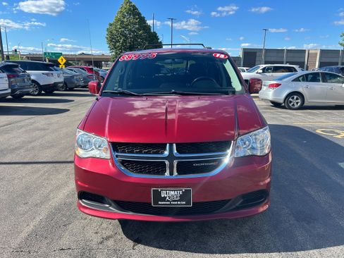 Used 2015 Dodge Grand Caravan SXT w/ Rear Park Assist Package FWD image 2