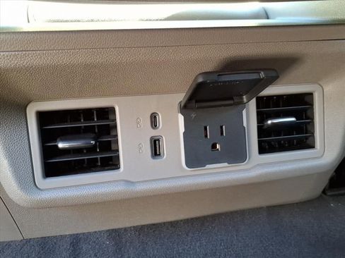 Used 2023 Chevrolet Silverado 1500 LT image 13