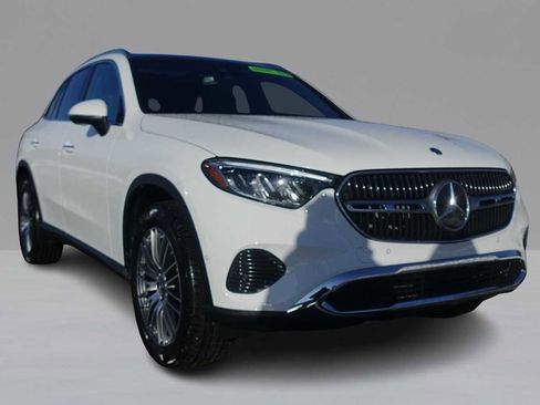 Used 2026 Mercedes-Benz GLC 300 GLC 300 image 3