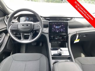 New 2025 Jeep Grand Cherokee Laredo X w/ Luxury Tech Group I video 2