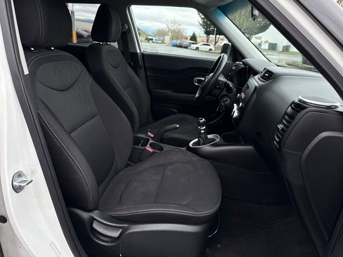 Used 2016 Kia Soul image 10