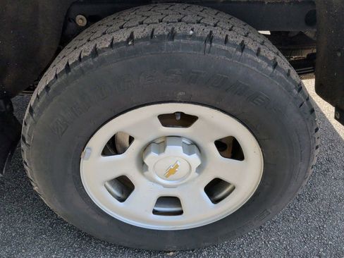 Used 2021 Chevrolet Colorado W/T w/ WT Convenience Package image 10