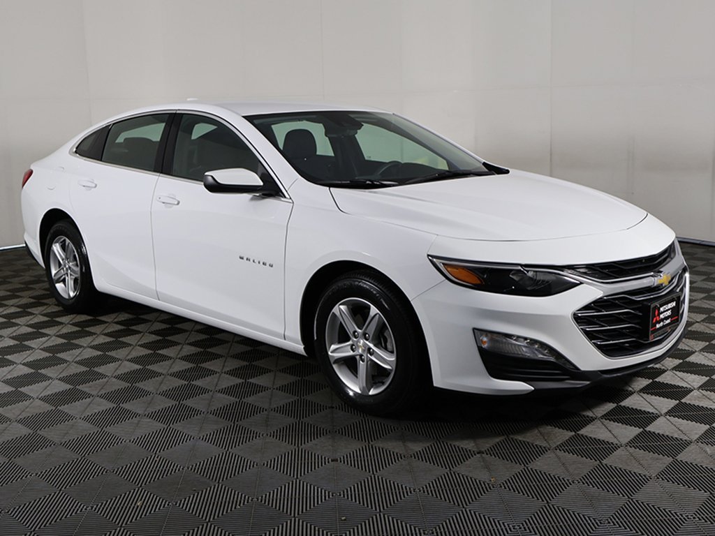 Used 2024 Chevrolet Malibu LT FWD image 2