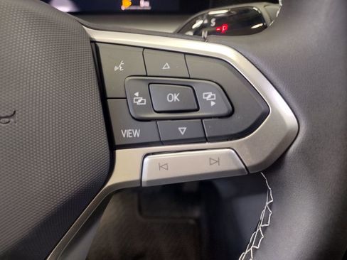 New 2026 Volkswagen Tiguan SE FWD image 28