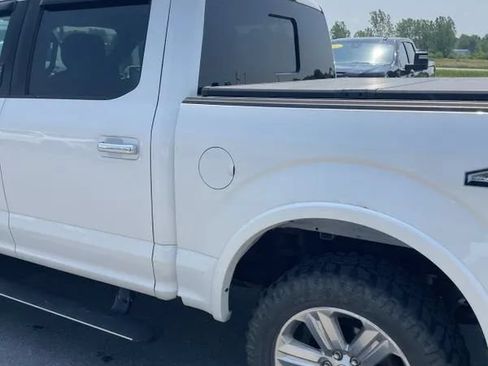 Used 2019 Ford F150 Lariat w/ Equipment Group 502A Luxury AWD/4WD image 4