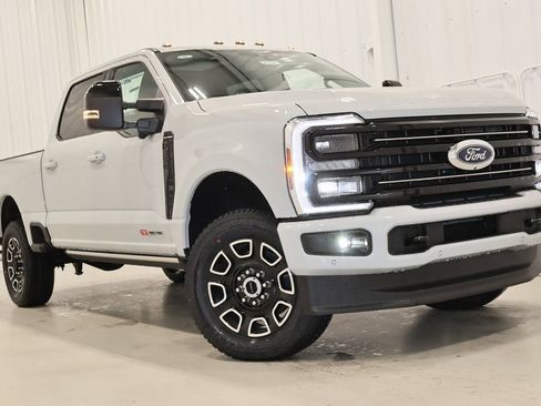 New 2025 Ford F350 Platinum w/ FX4 Off-Road Package image 36