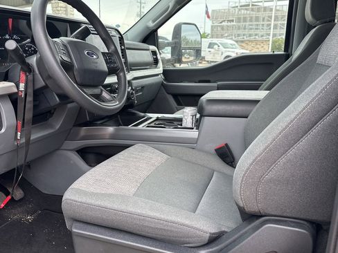 Used 2024 Ford F350 XLT w/ 360-Degree Camera Package AWD/4WD image 3