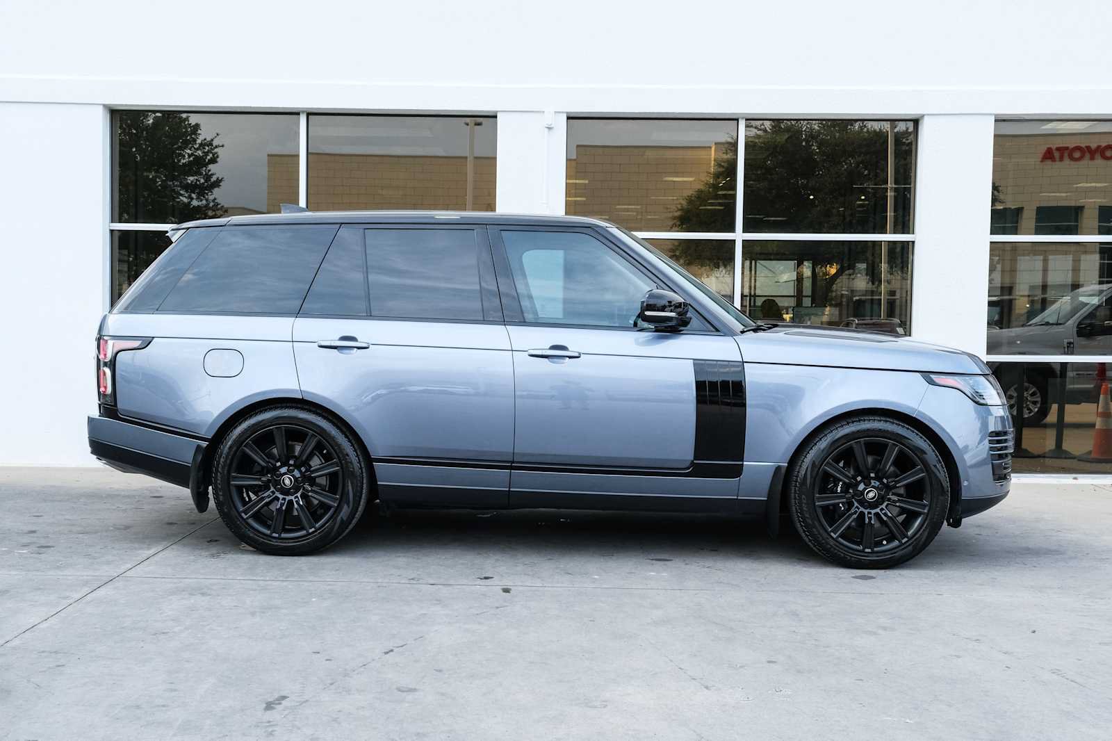 Used 2020 Land Rover Range Rover HSE AWD/4WD image 6