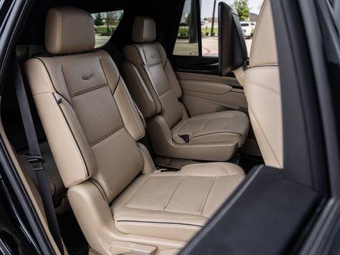 Used 2023 Cadillac Escalade Premium Luxury image 37