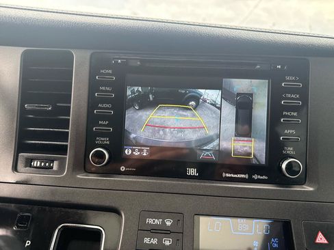 Used 2018 Toyota Sienna Limited Premium AWD/4WD image 25
