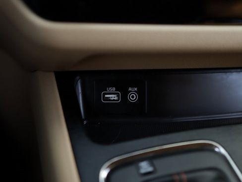 Used 2018 Kia Sedona LX w/ LX Essentials Premium Package image 15