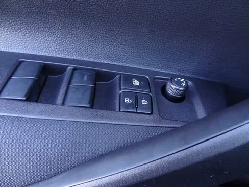 Used 2025 Toyota Corolla LE image 14