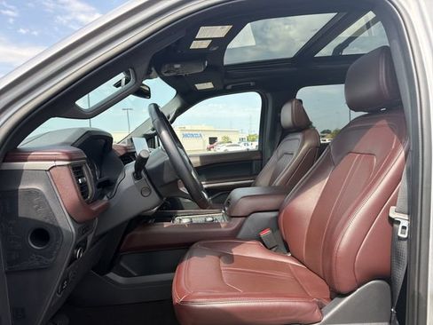 Used 2024 Ford Expedition Limited AWD/4WD image 8