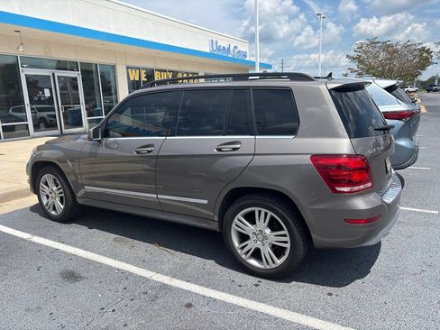 Used 2015 Mercedes-Benz GLK 350 2WD image 2