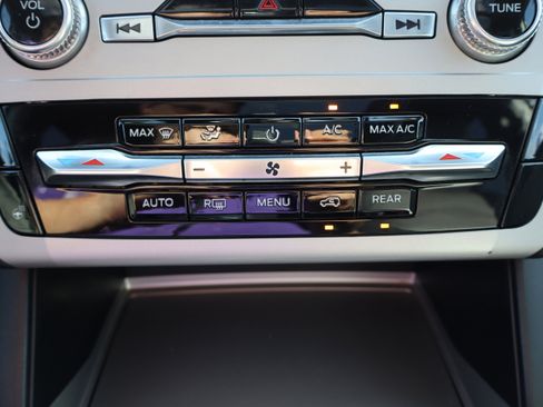 Used 2023 Ford Explorer XLT w/ Equipment Group 202A image 24