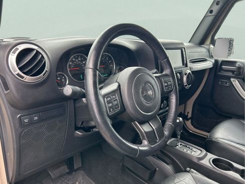 Certified 2016 Jeep Wrangler Unlimited Rubicon w/ Dual Top Group image 23