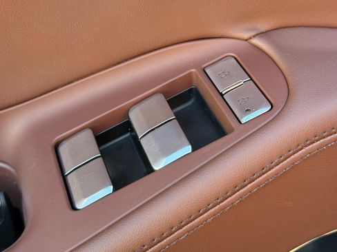 New 2025 Lincoln Navigator Reserve image 17