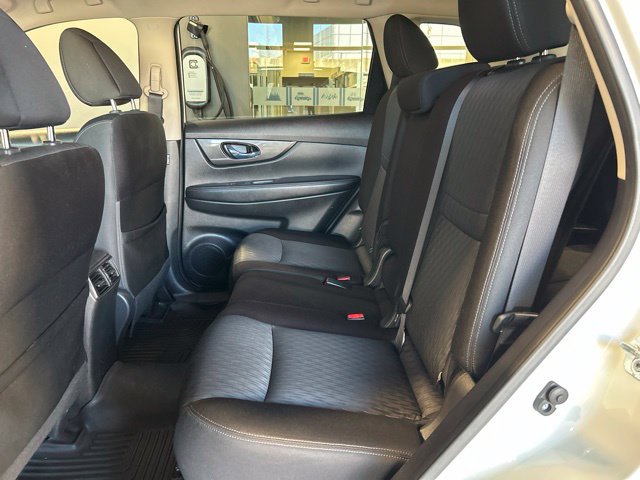 Used 2017 Nissan Rogue SV w/ SV Premium Package AWD/4WD image 26