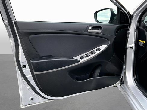 Used 2017 Hyundai Accent SE FWD image 15