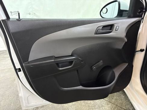 Used 2017 Chevrolet Sonic LT FWD image 28