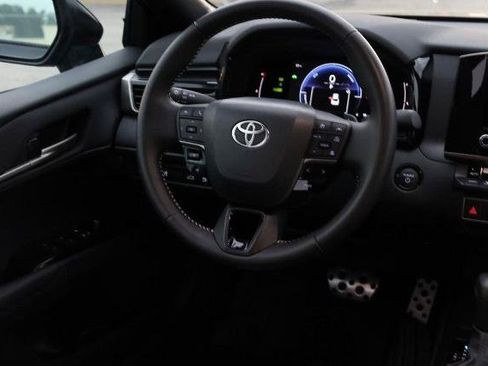 Used 2026 Toyota Camry SE FWD image 22