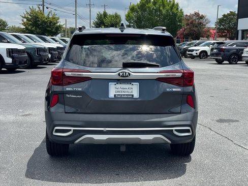 Certified 2021 Kia Seltos SX w/ SX Sunroof Package AWD/4WD image 4
