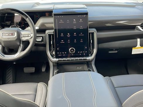 New 2026 GMC Yukon XL Elevation w/ Elevation Premium Package AWD/4WD image 17