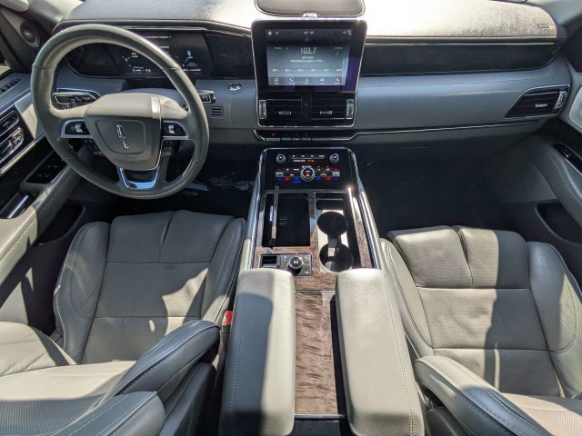 Used 2018 Lincoln Navigator Reserve w/ Technology Package AWD/4WD image 16