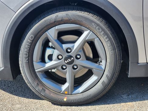 New 2025 Kia K4 LXS image 9
