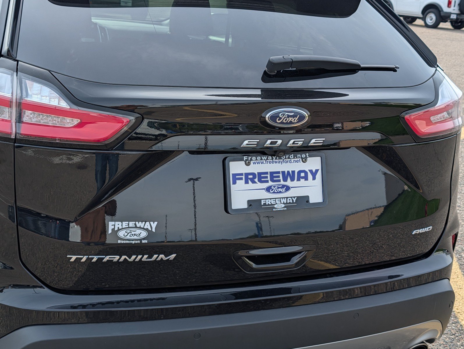 Used 2023 Ford Edge Titanium AWD/4WD image 10