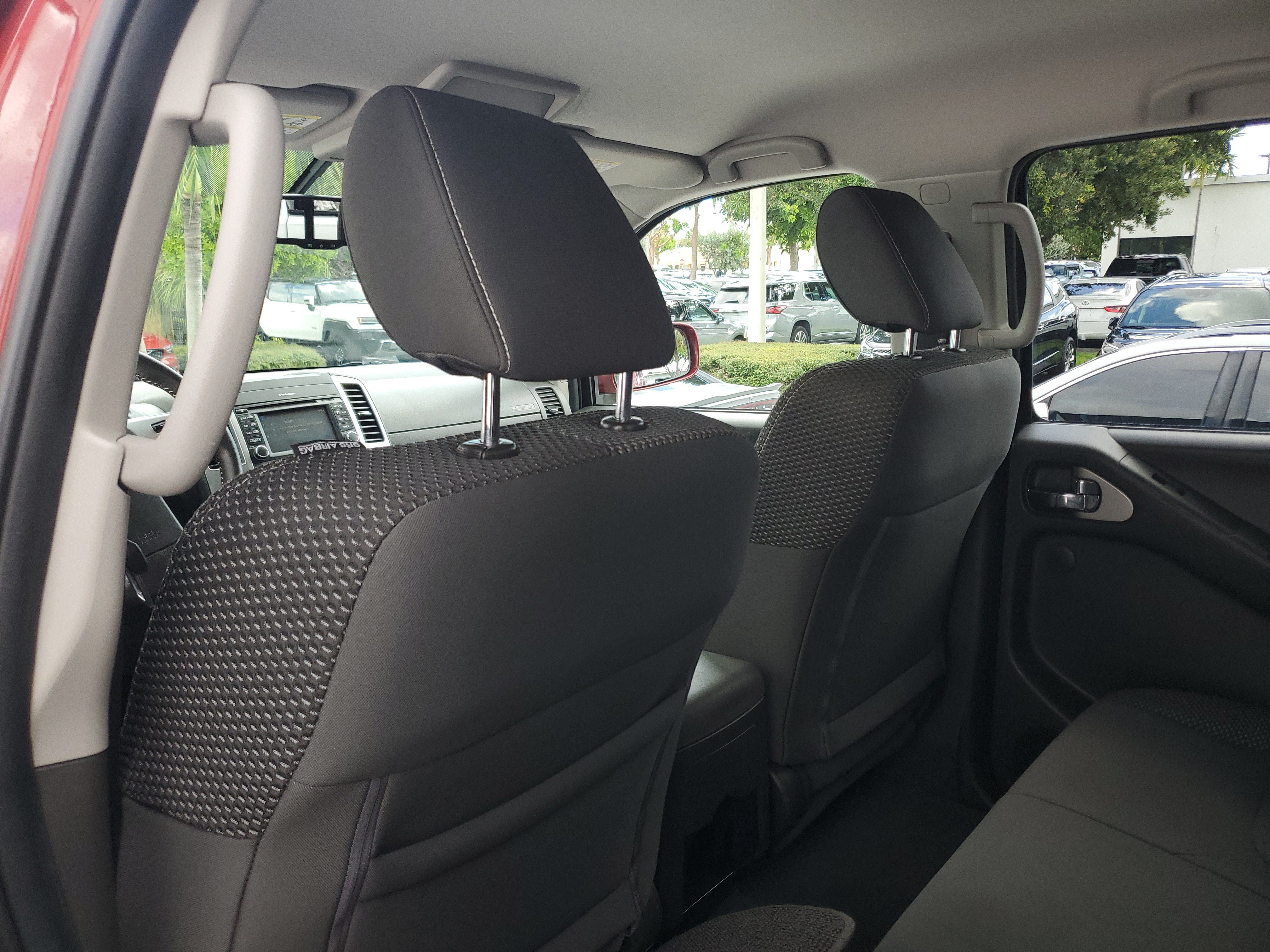 Used 2018 Nissan Frontier 4x4 Crew Cab image 14