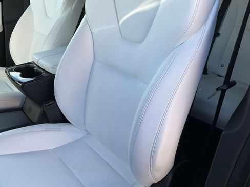 Used 2019 Tesla Model X Performance image 17