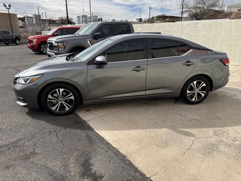 Used 2022 Nissan Sentra SV image 4