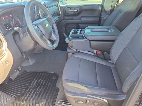 Used 2024 Chevrolet Silverado 1500 Custom image 16