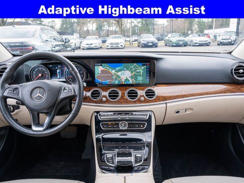 Used 2017 Mercedes-Benz E 400 4MATIC Wagon image 17