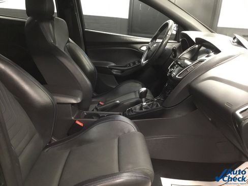 Used 2016 Ford Focus RS image 34