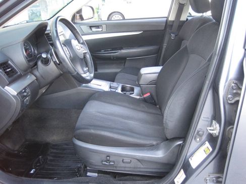 Used 2014 Subaru Legacy 2.5i Premium AWD/4WD image 15