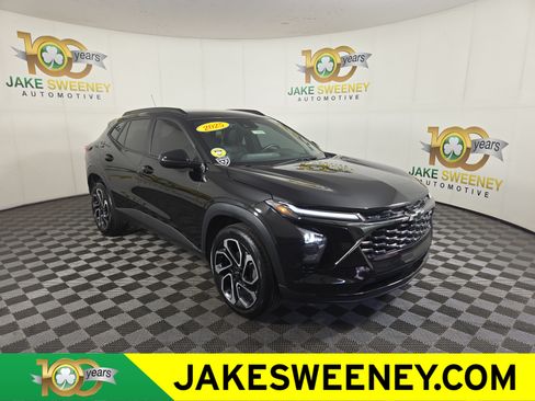Used 2025 Chevrolet Trax RS w/ Driver Confidence Package FWD image 1