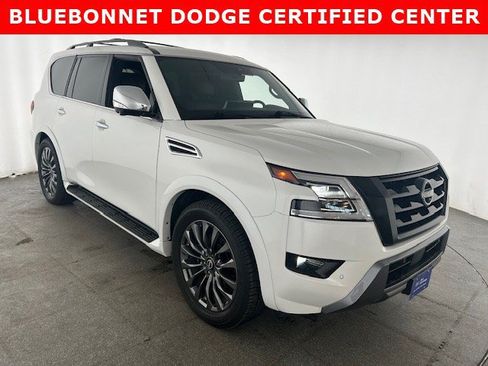 Used 2023 Nissan Armada Platinum w/ Captain's Chairs Package AWD/4WD image 3