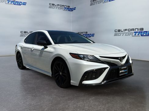 Used 2024 Toyota Camry XSE w/ Driver Assist Package FWD image 3