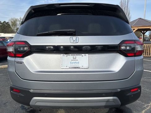 Used 2024 Honda Pilot EX-L image 6