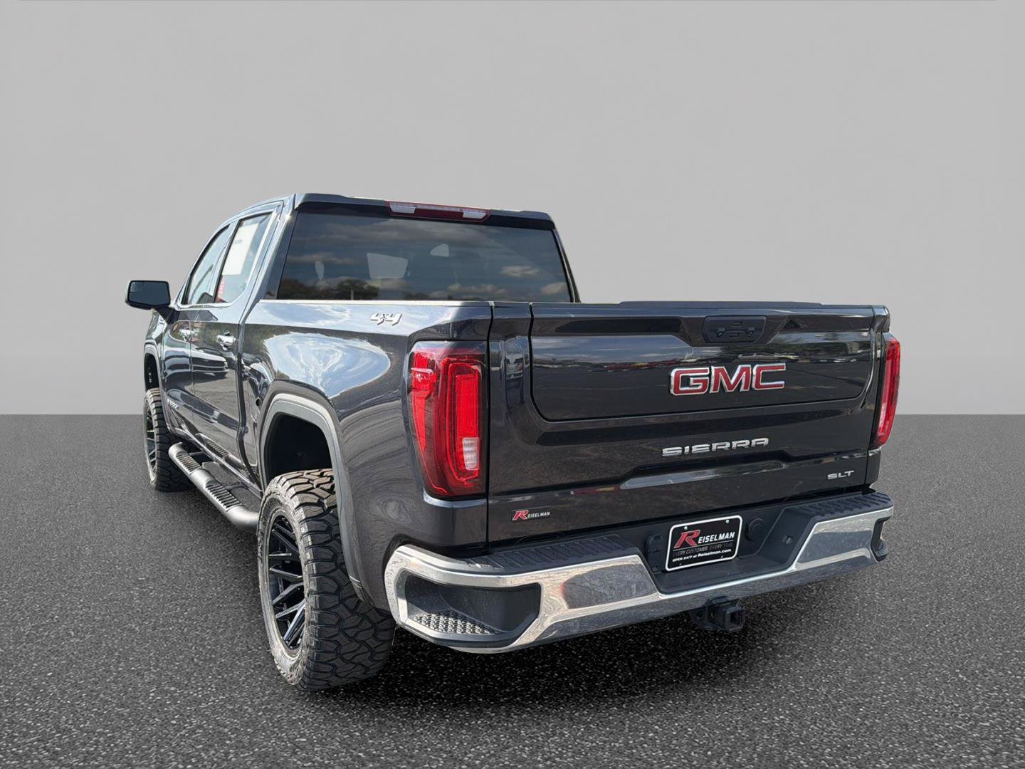 Certified 2025 GMC Sierra 1500 SLT AWD/4WD image 7