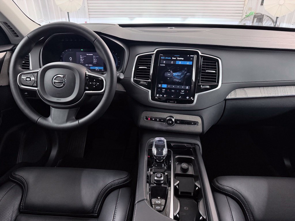 Used 2024 Volvo XC90 B6 Ultimate w/ Protection Package Premier AWD/4WD image 18