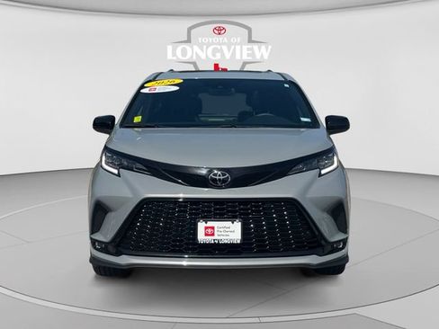 Used 2026 Toyota Sienna XSE FWD image 8