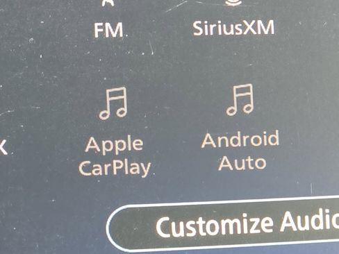 Used 2020 Nissan Rogue SV image 3