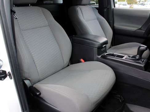 Used 2022 Toyota Tacoma SR image 30