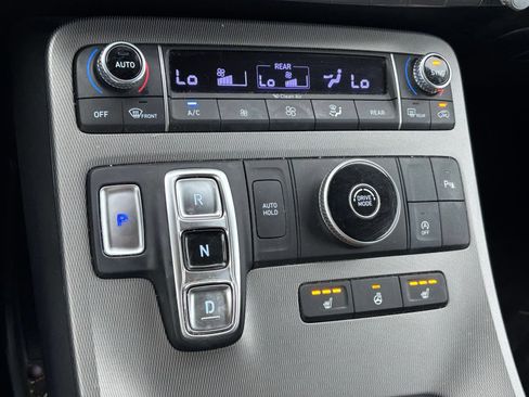 Used 2022 Hyundai Palisade SEL w/ Premium Package FWD image 6